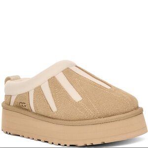 UGG Women's Beige and Off-White Platform Clogs